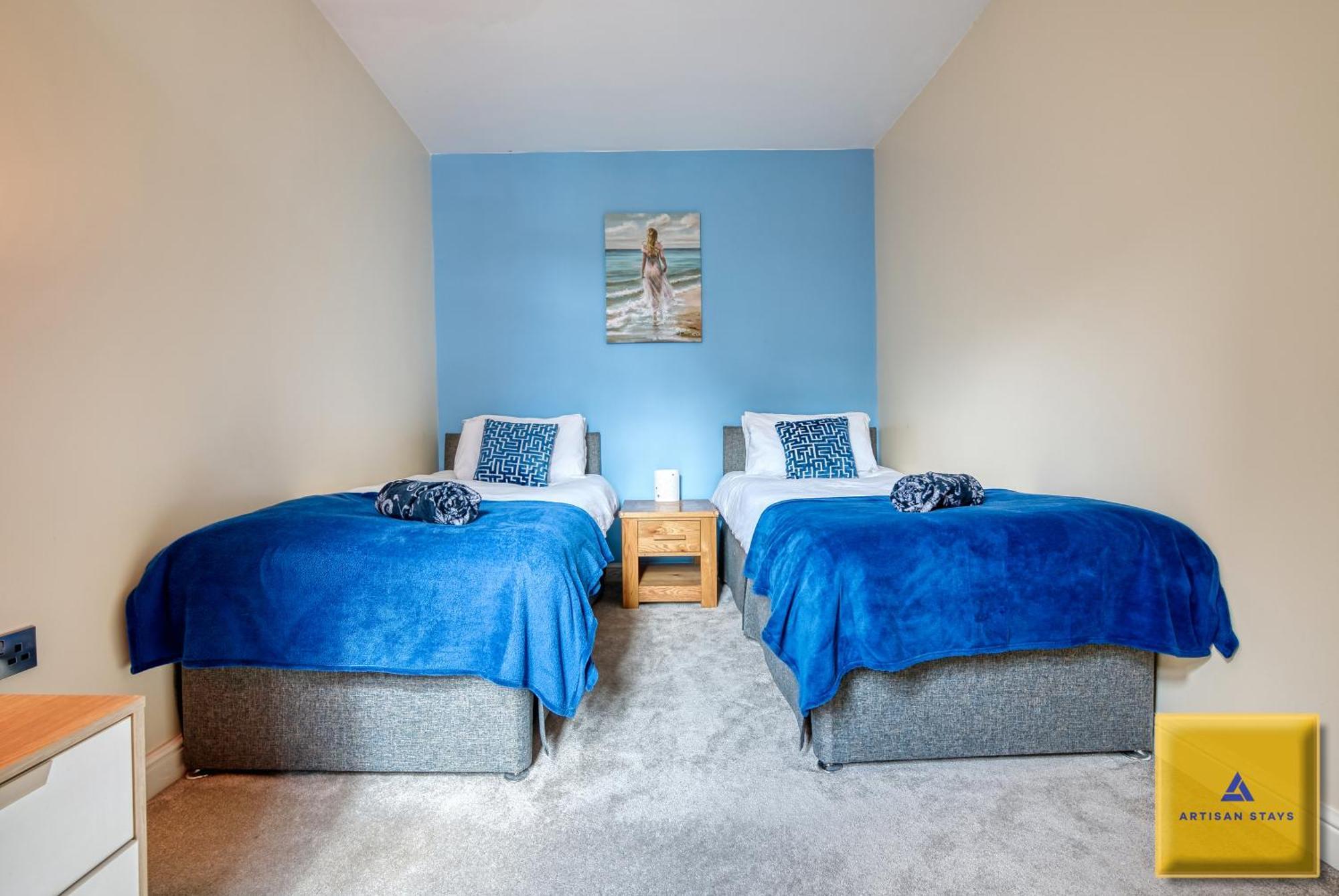 4 Bedroom, 6 Beds, 3 Bathrooms, Near Nec & Birmingham Airport, Business, Contractor And Family Friendly, Free Wi-Fi, Free Parking Coventry Bagian luar foto