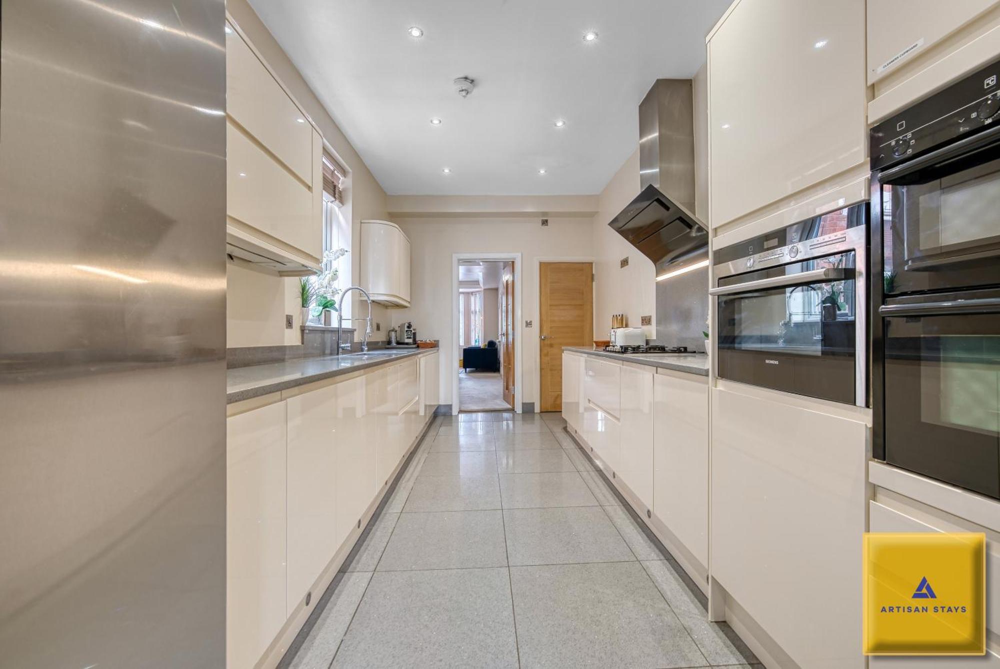 4 Bedroom, 6 Beds, 3 Bathrooms, Near Nec & Birmingham Airport, Business, Contractor And Family Friendly, Free Wi-Fi, Free Parking Coventry Bagian luar foto